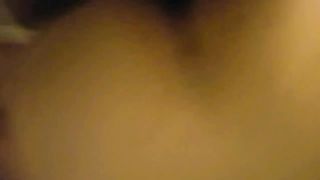 Mi montano e lui guarda