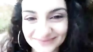 Me lo ciuccia e le va di traverso lo sperma