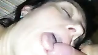 Apri la bocca CHE TI SBORRO !!!