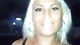 Ho bisogno DI CAZZO...