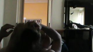 Francy succhia e lecca la sborra