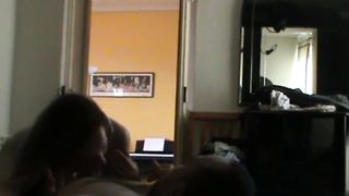 Francy succhia e lecca la sborra