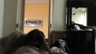 Francy succhia e lecca la sborra