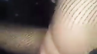 2 cubiste lesbicheggiano in un locale notturno romano