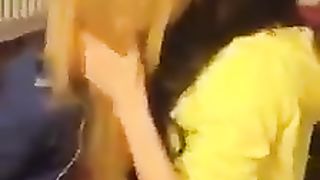 3 amichette 18enni si slinguazzano a vicenda