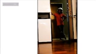 Mia moglie fa la troia col fattorino