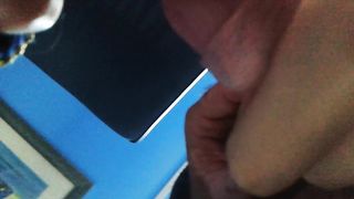 Segretaria ingoia tutto