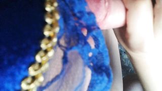 Segretaria ingoia tutto