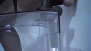 Anteprima del video: Me ne serve uno anche in bocca...DI CAZZO !!!