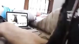 Me lo faccio succhiare da mia moglie in videochat