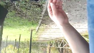 Col cazzo di fuori davanti alla mia tipa ai giardinetti