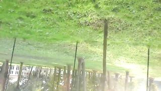 Col cazzo di fuori davanti alla mia tipa ai giardinetti