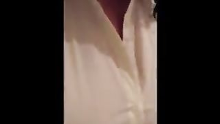 Palpo le tette ed il culo di mia moglie Mila