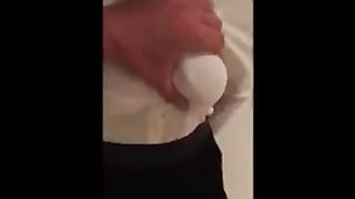 Palpo le tette ed il culo di mia moglie Mila