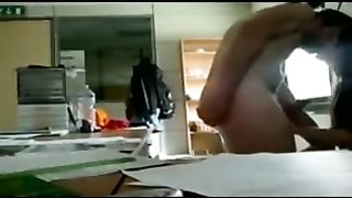 il mio capo selo fa succhiare dalla segretaria