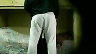 La scopo in camera di suo figlio