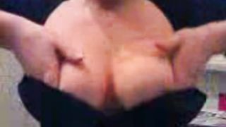 Anteprima del video: Mostra le sue tette