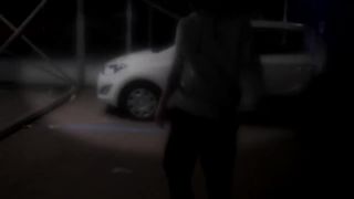 Mi faccio scopare da uno sconosciuto in un parcheggio