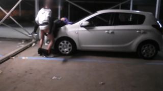 Mi faccio scopare da uno sconosciuto in un parcheggio