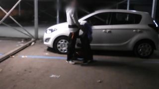 Mi faccio scopare da uno sconosciuto in un parcheggio