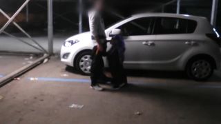 Mi faccio scopare da uno sconosciuto in un parcheggio