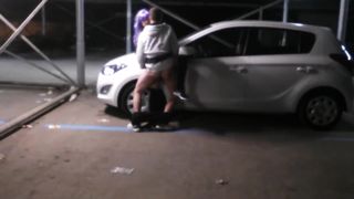 Anteprima del video: Mi faccio scopare da uno sconosciuto in un parcheggio