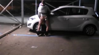 Mi faccio scopare da uno sconosciuto in un parcheggio