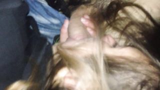 Pompino da una 18enne conosciuta su FaceBook