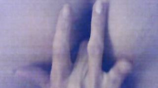 Ditalino e piedini di un'amica