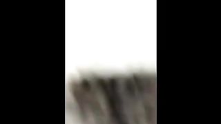 Coppia di studenti beccati a scopare in bagno