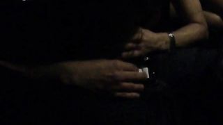 Mia moglie spompina un guardone al park per scambisti