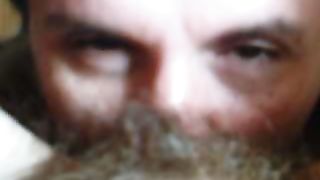 Anteprima del video: Leccata di una passera pelosa