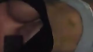 Marilena fa la porca per strada a Pescara