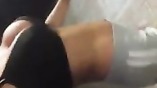 Marilena fa la porca per strada a Pescara