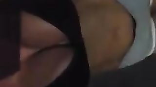 Marilena fa la porca per strada a Pescara