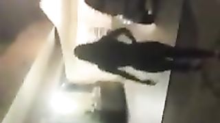 Marilena fa la porca per strada a Pescara