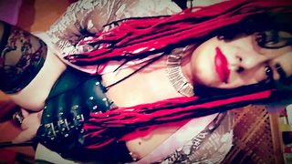 Eva La Pazza Si Beve la sua pisciata