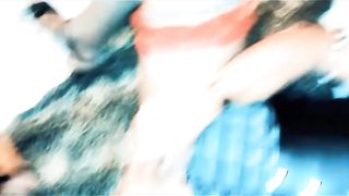 Eva la Pazza svuota preservativi