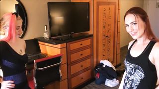 Lilith e Jolene Hexx distruggono i testicoli di Diprè