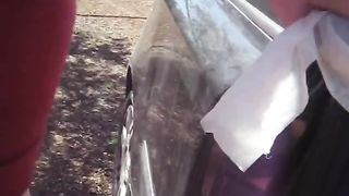 Pulisco il culo sborrato della prostituta col kleenex