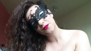 ADORA LA TUA MADONNA e poi SEGATI IN CHIESA !