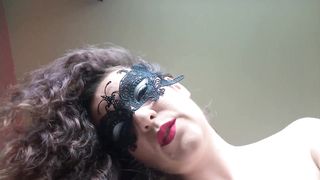 ADORA LA TUA MADONNA e poi SEGATI IN CHIESA !