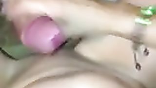 Il Bull sborra sulla pancia di mia moglie