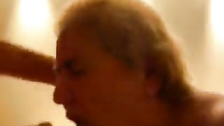 La vicina 64enne cicciona mi spompina