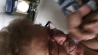 TIRA FUORI LA LINGUA e stai ferma CHE SBORRO !!!