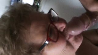 TIRA FUORI LA LINGUA e stai ferma CHE SBORRO !!!