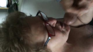 TIRA FUORI LA LINGUA e stai ferma CHE SBORRO !!!