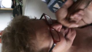 TIRA FUORI LA LINGUA e stai ferma CHE SBORRO !!!