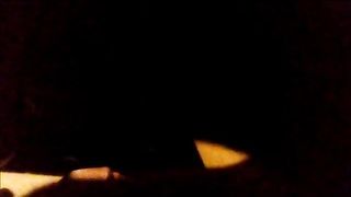 Giovane prostituta mi guarda sborrare in auto