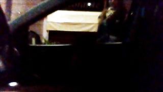 Giovane prostituta mi guarda sborrare in auto
